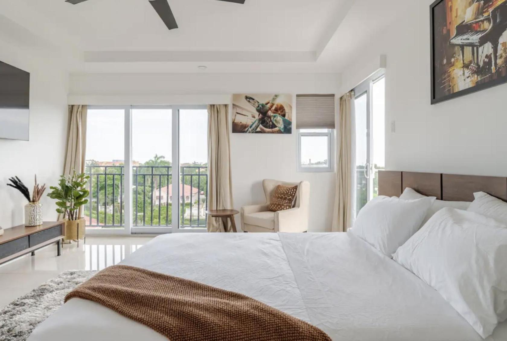 Luxe City Oasis 2Br With Rooftop Pool And Gym Kingston Luaran gambar