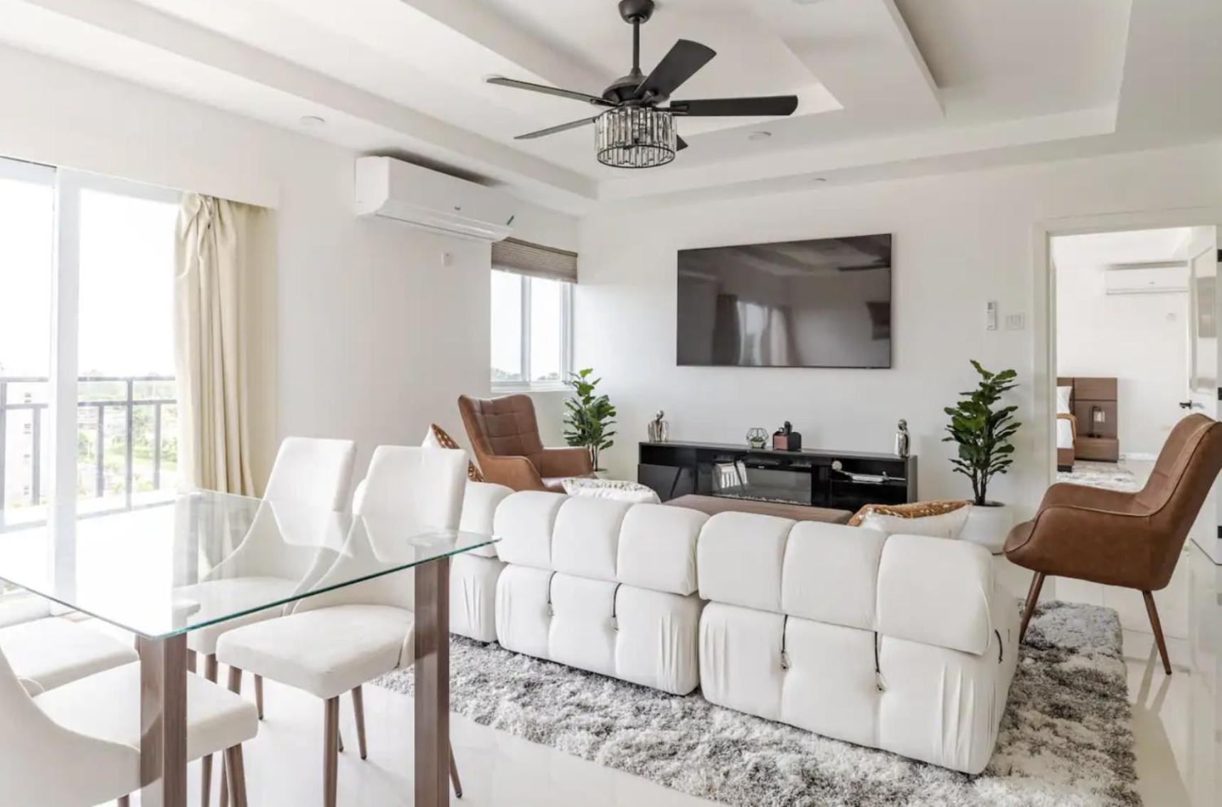 Luxe City Oasis 2Br With Rooftop Pool And Gym Kingston Luaran gambar